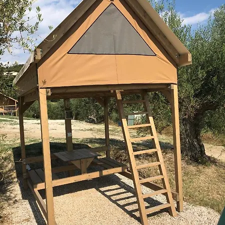 Camping Glamping Tuscany - Podere Cortesi *